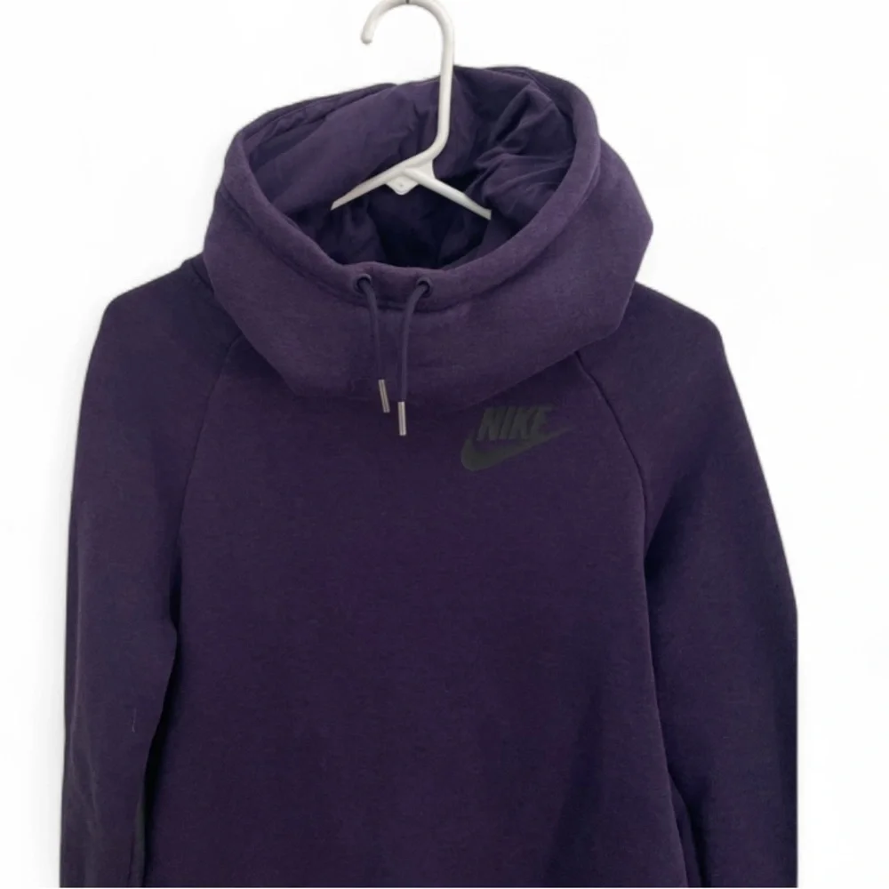 Nike I S and L